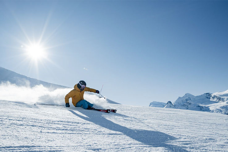 Saas-Fee skiing